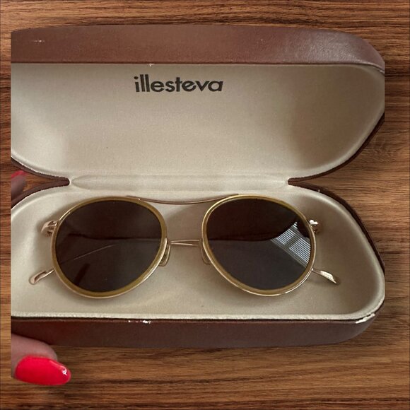 ILLESTEVA Gold Frame Rounded Sunnies Sunglasses w/ Case - Picture 1 of 6